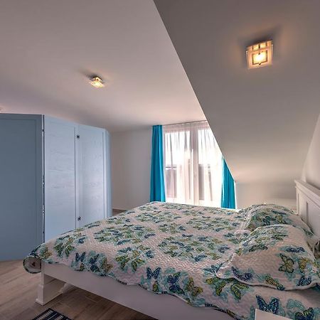 Villa Sandy Apartments Tivat Exterior photo